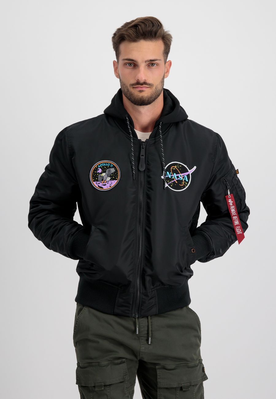ALPHA INDUSTRIES MA-1 VF HOOD DARK SIDE Herren Jacke - Alpha Industries - SAGATOO - 4059146569564